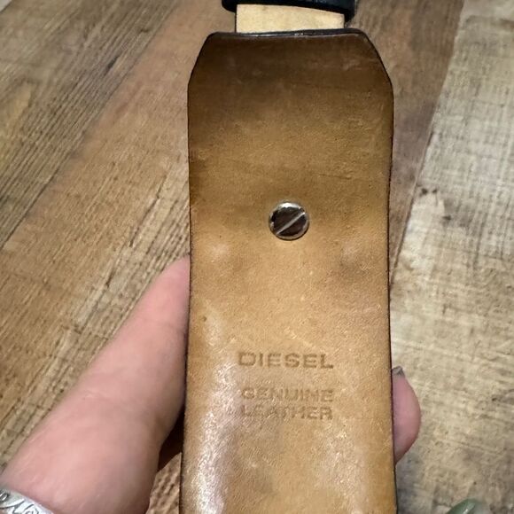 Diesel Tank 1020 Mens wrist quartz watch Needs Battery 
Black leather - Picture 8 of 12